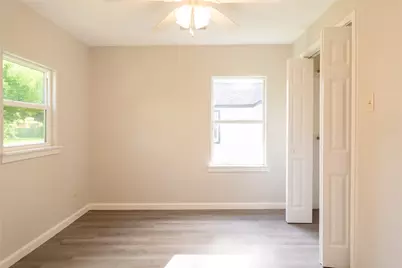 134 E Bernard Street, Clute, TX 77531 - Photo 8