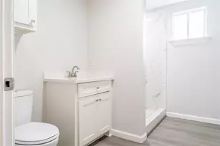 134 E Bernard St, Clute, TX 77531 - Photo 12