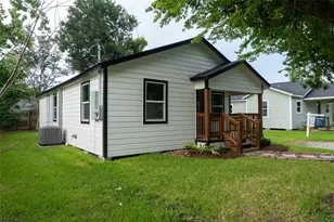 134 E Bernard St, Clute, TX 77531 - Photo 6