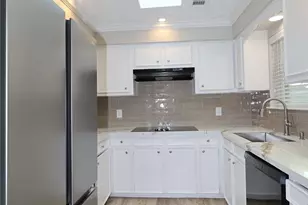 3019 Jenny Dr, Sugar Land, TX 77479 - Photo 4