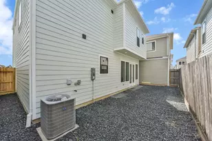 3516 Harvest Dance Dr, Houston, TX 77008 - Photo 14