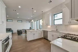 3516 Harvest Dance Dr, Houston, TX 77008 - Photo 8