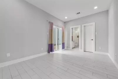 6106 Clarkson Lane #D, Houston, TX 77055 - Photo 8