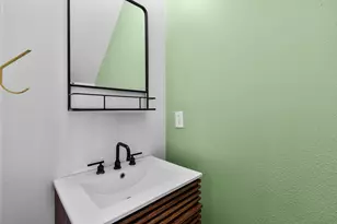 313 Hogan St, Houston, TX 77009 - Photo 10