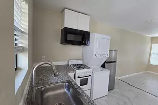 8703 Berndale St, Houston, TX 77029 - Photo 8
