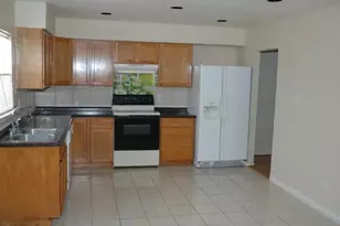 10327 Huntington Pl Dr, Houston, TX 77099 - Photo 2