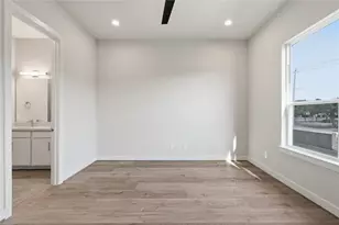 3911 Willowbend Pt Dr, Houston, TX 77025 - Photo 20