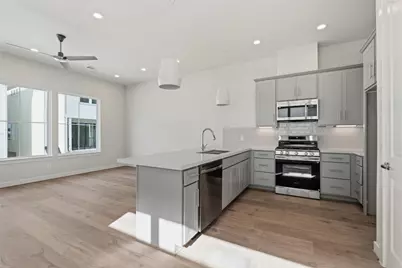 3911 Willowbend Point Drive, Houston, TX 77025 - Photo 10