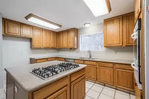 10218 Hedge Way Dr, Houston, TX 77065 - Photo 6