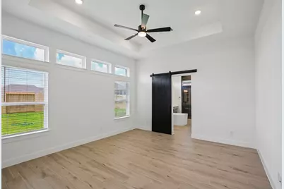 12051 Lake View Boulevard, Mont Belvieu, TX 77523 - Photo 34
