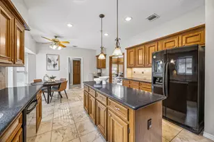 6906 Cypress Point Dr, Houston, TX 77069 - Photo 18
