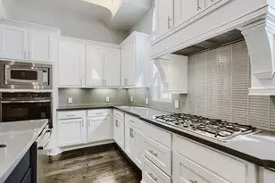 2723 Kennedy St, Houston, TX 77003 - Photo 10