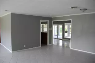 126 San Marino Dr, Galveston, TX 77550 - Photo 4