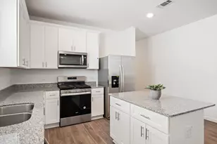 15393 Dapple Blf Ln, Conroe, TX 77302 - Photo 2