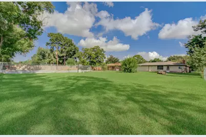 947 W Bertrand Street, Houston, TX 77088 - Photo 24