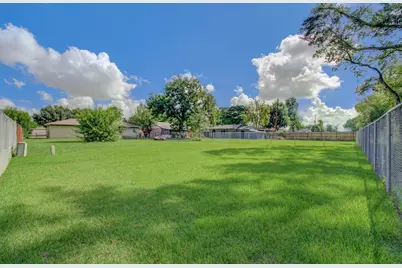 947 W Bertrand Street, Houston, TX 77088 - Photo 26