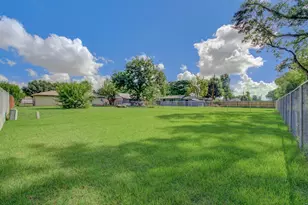 947 W Bertrand St, Houston, TX 77088 - Photo 26