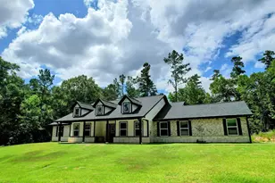 131 Feldspar Ln, Huntsville, TX 77340 - Photo 2