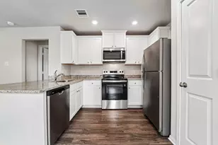 8117 Sunberry Shadow Dr, Houston, TX 77016 - Photo 2