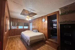 203 S 6th St, Highlands, TX 77562 - Photo 24