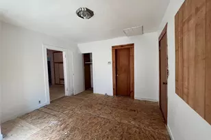 203 S 6th St, Highlands, TX 77562 - Photo 16