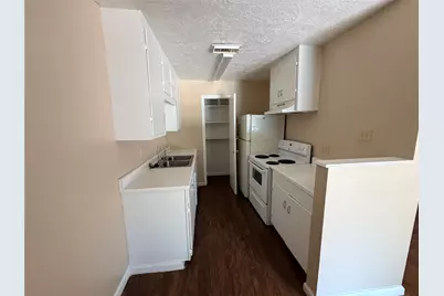 760 Cline Street #8, Huntsville, TX 77340 - Photo 4