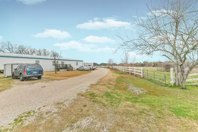 1300 N Battlebell Road, Highlands, TX 77562 - Photo 6