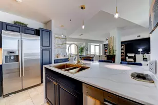 801 E Beach Dr, Galveston, TX 77550 - Photo 10
