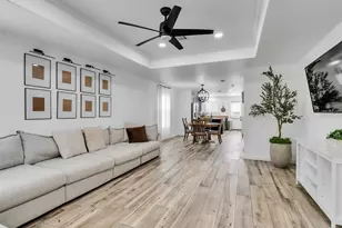 14114 Pecan Hill Ct, Houston, TX 77048 - Photo 2