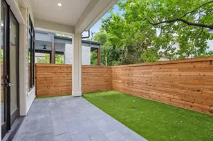824 Alexander St, Houston, TX 77007 - Photo 2