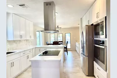 3915 Pleasant Valley Drive, Missouri City, TX 77459 - Photo 8