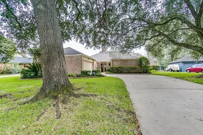 3915 Pleasant Valley Drive, Missouri City, TX 77459 - Photo 4