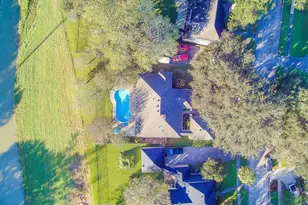 3915 Pleasant Valley Dr, Missouri City, TX 77459 - Photo 1