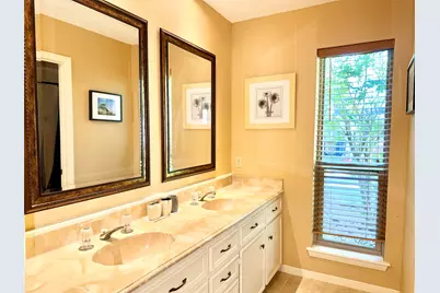 3915 Pleasant Valley Drive, Missouri City, TX 77459 - Photo 32