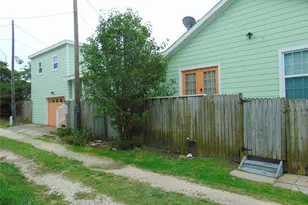 1914 52nd St, Galveston, TX 77551 - Photo 22