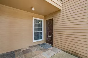 10555 Turtlewood Ct, Houston, TX 77072 - Photo 4