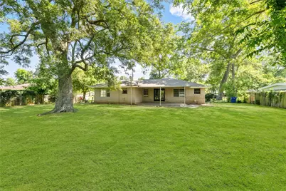 424 Southern Oaks Drive, Lake Jackson, TX 77566 - Photo 28