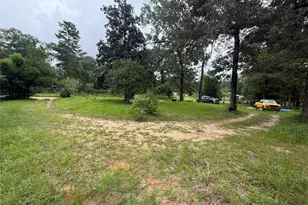 404 Gordon Dr, Livingston, TX 77351 - Photo 12