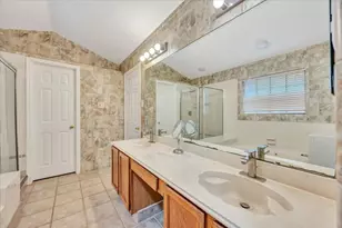 129 Coral Bay Dr, League City, TX 77573 - Photo 20