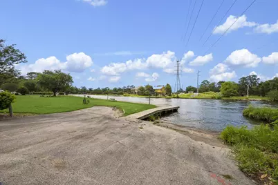 2102 Casa Rio Circle, Dickinson, TX 77539 - Photo 20