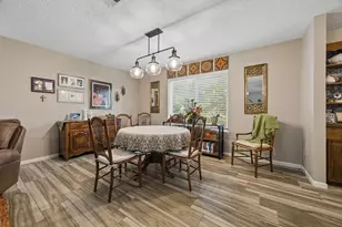 2102 Casa Rio Cir, Dickinson, TX 77539 - Photo 6