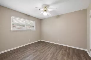2102 Casa Rio Cir, Dickinson, TX 77539 - Photo 16