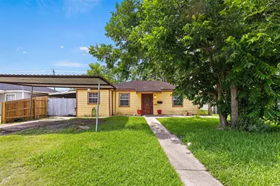 211 Crescent Drive, Pasadena, TX 77506 - Photo 1