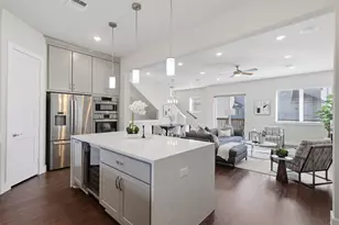 1444 W 34th 1/2 St, Houston, TX 77018 - Photo 8