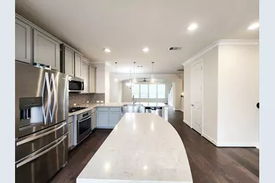 10717 Madden Oaks Place, Houston, TX 77043 - Photo 16