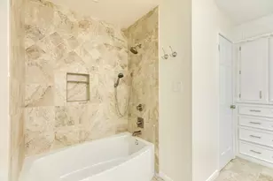 56 Garland Ct, Lake Jackson, TX 77566 - Photo 18
