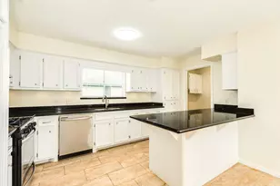 56 Garland Ct, Lake Jackson, TX 77566 - Photo 12