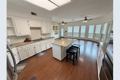 312 Timbercreek Drive, Lake Jackson, TX 77566 - Photo 16