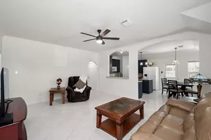 3218 Windy Cape Ln, League City, TX 77573 - Photo 4