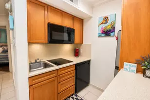 6300 Seawall Blvd, Galveston, TX 77551 - Photo 10